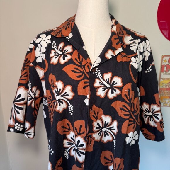 Vintage Hawaiian Original Black, Orange, and White Floral Buttoned Shirt - Picture 8 of 11
